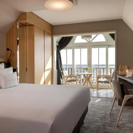 Les Vikings Hotell Le Croisic