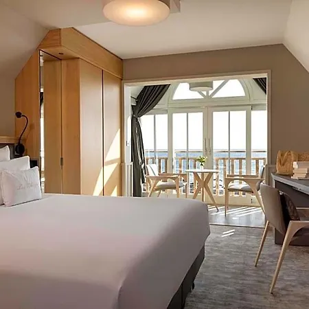 Les Vikings Hotel 4*